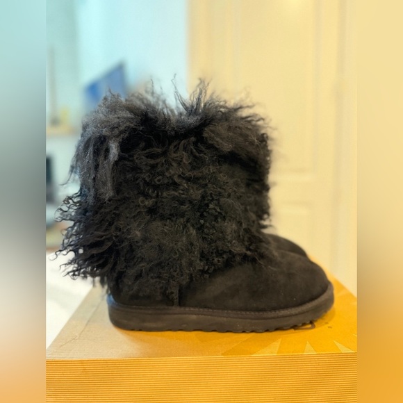 UGG Lida Mongolian Black Suede Shearling Fur Cuff Classic Boot Size US 7 - Picture 2 of 4